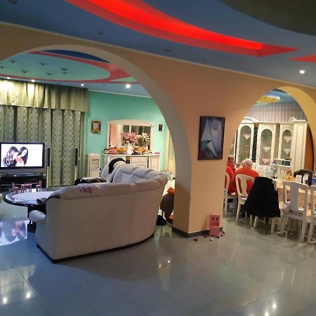 Casa Albastra Hotel Drumu Carului Kültér fotó